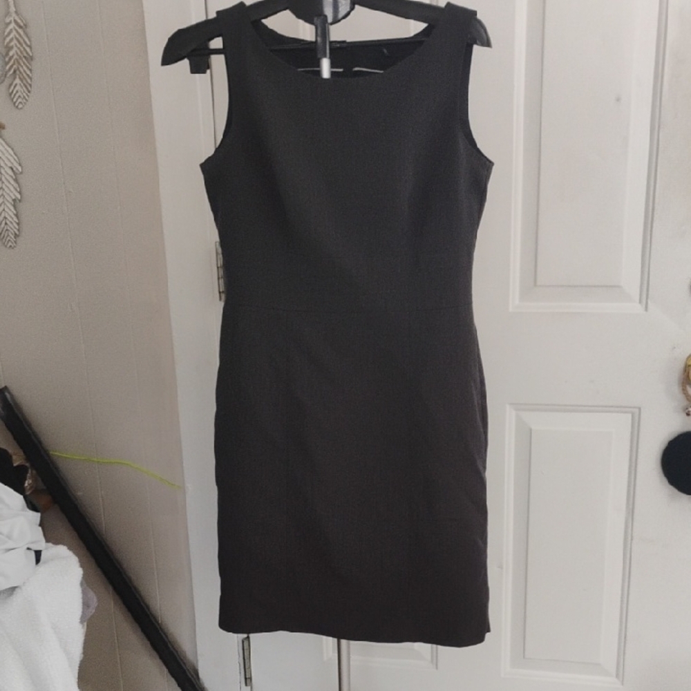 H&M Women's Size 12 Black Sleeveless Perfect Mini Dress